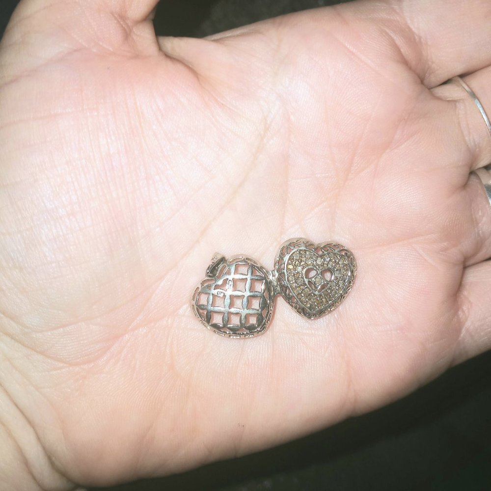 Sterling Silver Heart Lockett View 2